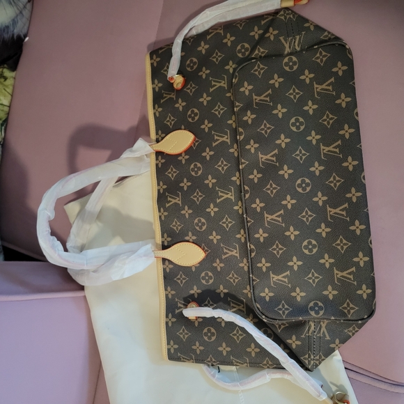 2day SALE🎁 Louis Vuitton Brown Monogram Tote with Dog Print - Picture 2 of 6